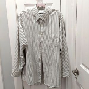 Van Heusen mens shirt White With Stripes size 35-36 XL 17-17.5 Neck